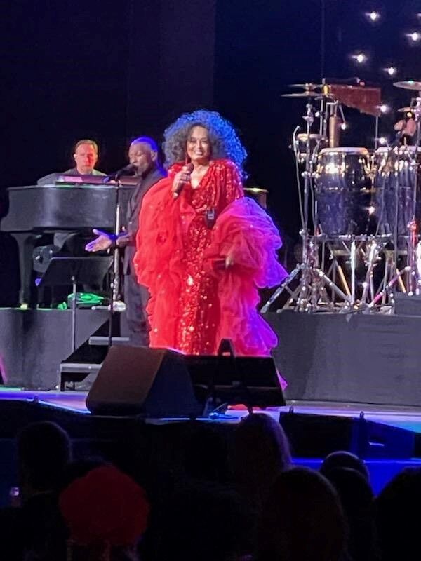 Diana Ross onstage in one of her signature, dramatic gowns. (Lisa Barker photo)